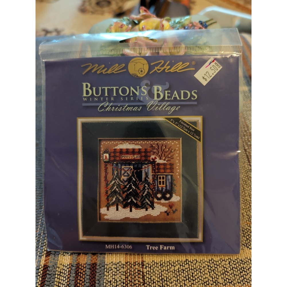 New Kit Mill Hill Buttons Beads Winter Christmas Village Tree Farm MH14-6306